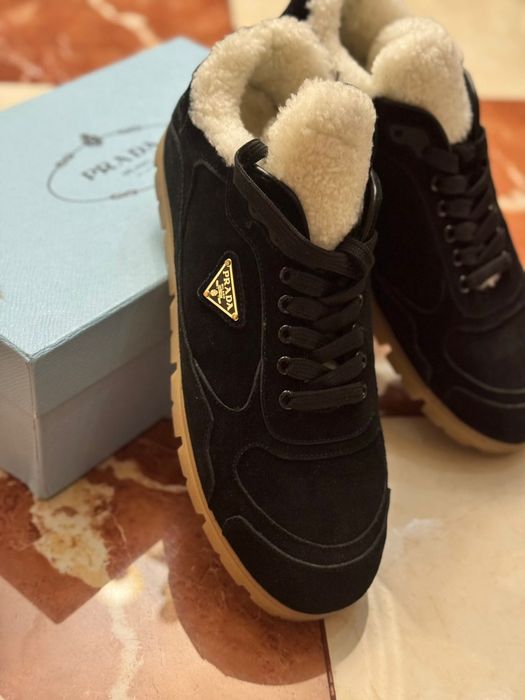 Нове чоловіче взуття  PRADA