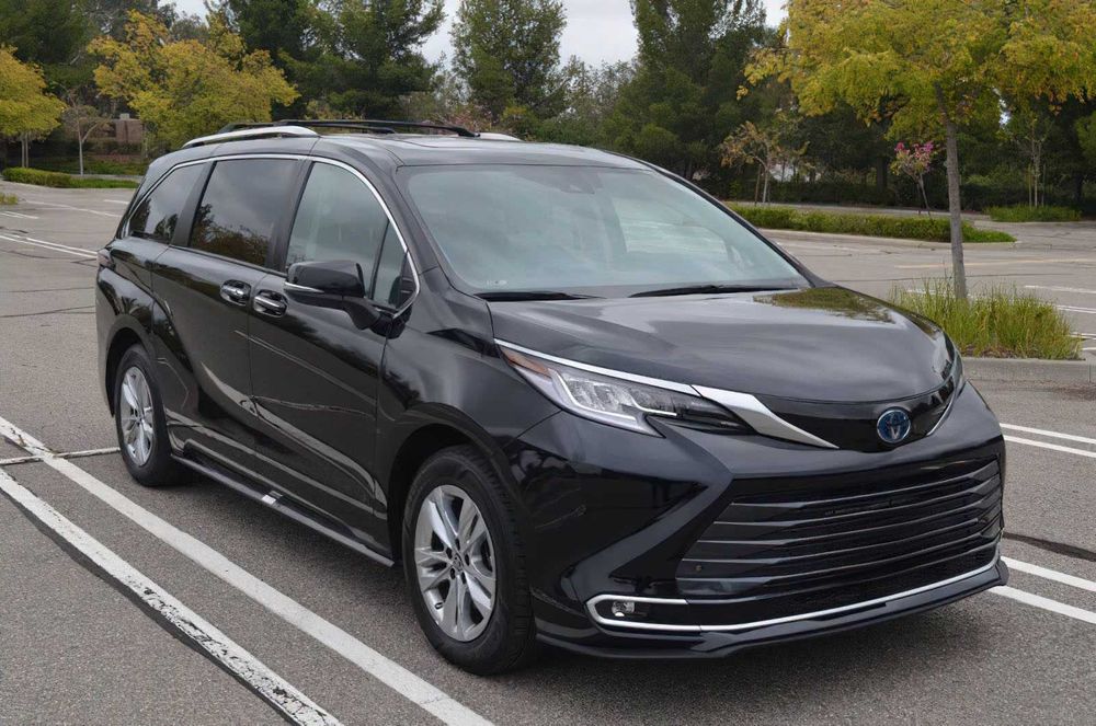 Toyota Sienna Limited      2022