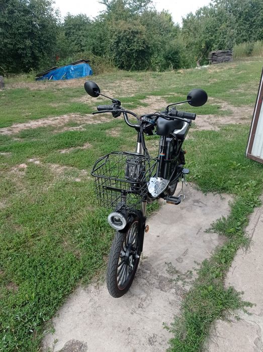 Практично новий електро велосипед