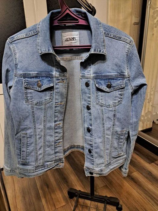 Жіночий джинсовий піджак