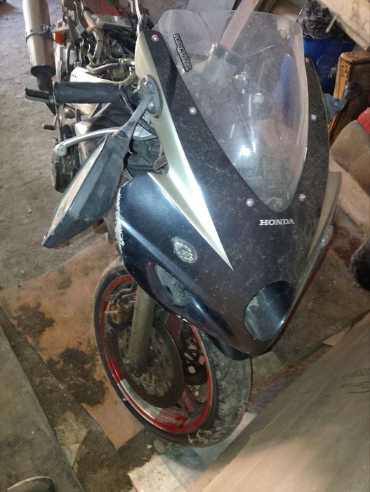 Honda CBR 400RR по запчастям. Мотора уже нету, все остальное в наличии