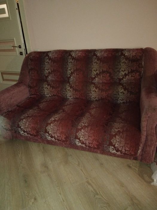 Диван в гарному стані