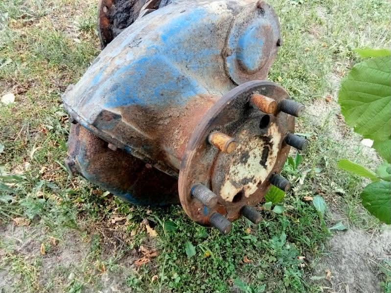 Zwolnica, zwrotnica URSUS c-360 lewa
