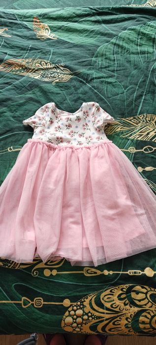 Sukienka rozmiar 104