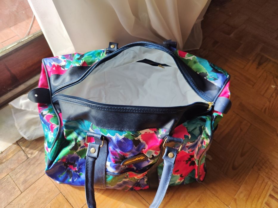 Saco com motivos florais