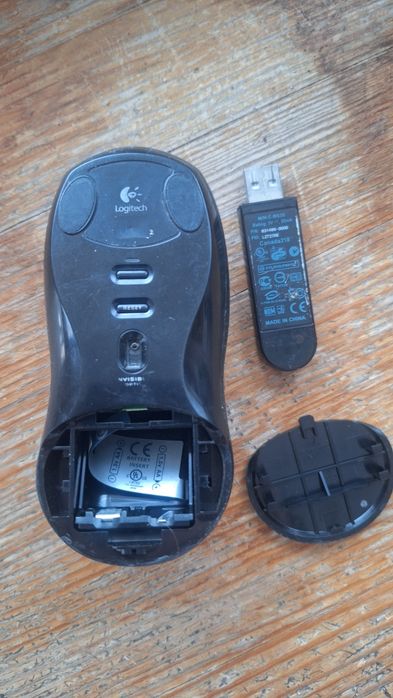 Mysz optyczna Logitech LX7 Cordless (ciemnoniebieska)
Logitech