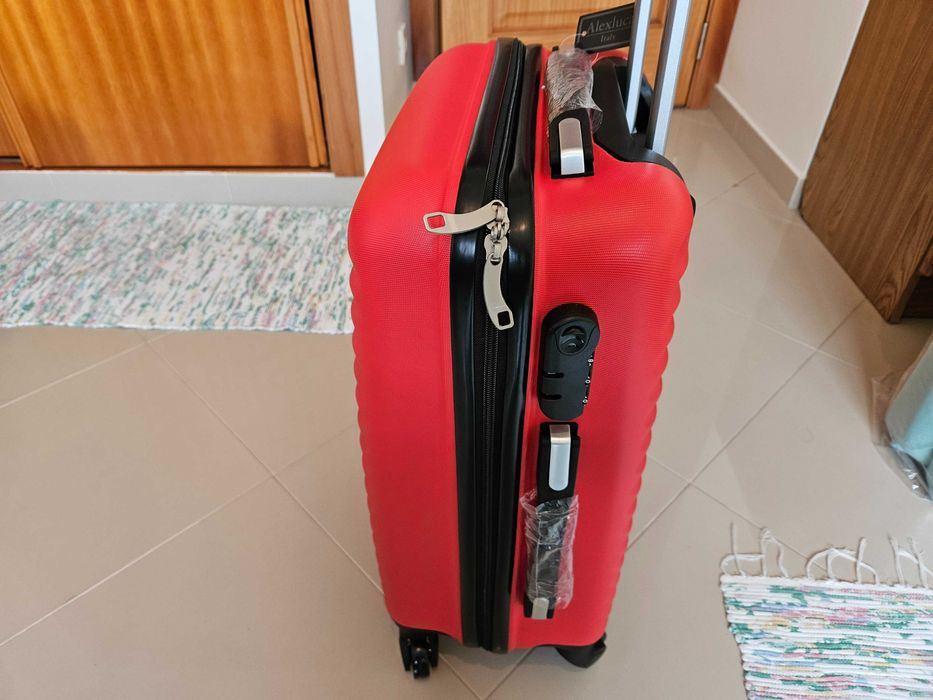 Mala de viagem italiana - Edição Limitada rara Coca cola - 4 rodas