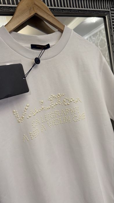 Белая футболка LV