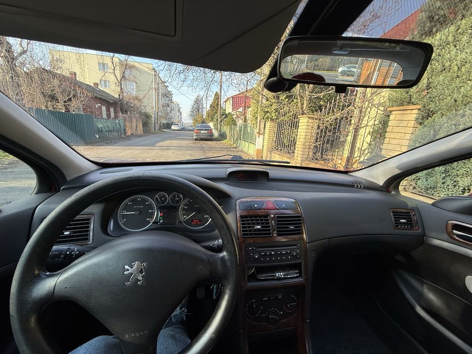 Автомобіль Peugeot 307