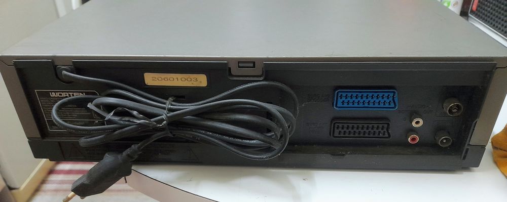 Leitor e gravador de VHS Worten VM950 - Bom estado