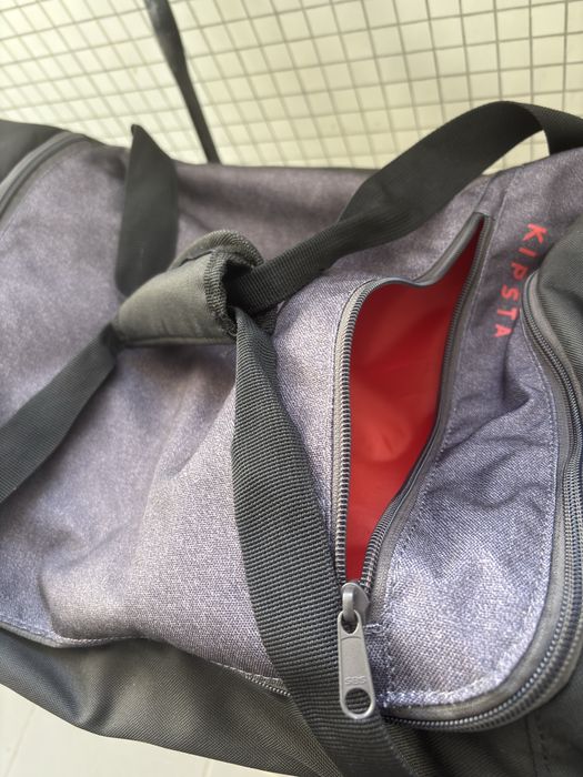 Mala pequena e prática de viagem.