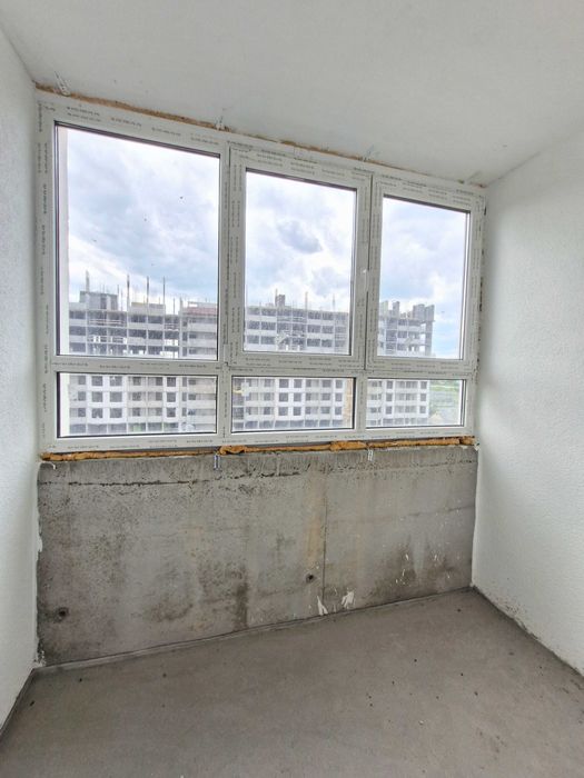 Продам 1к біля озера майже в Києві метро поруч ЖК на Озерній Новосілки