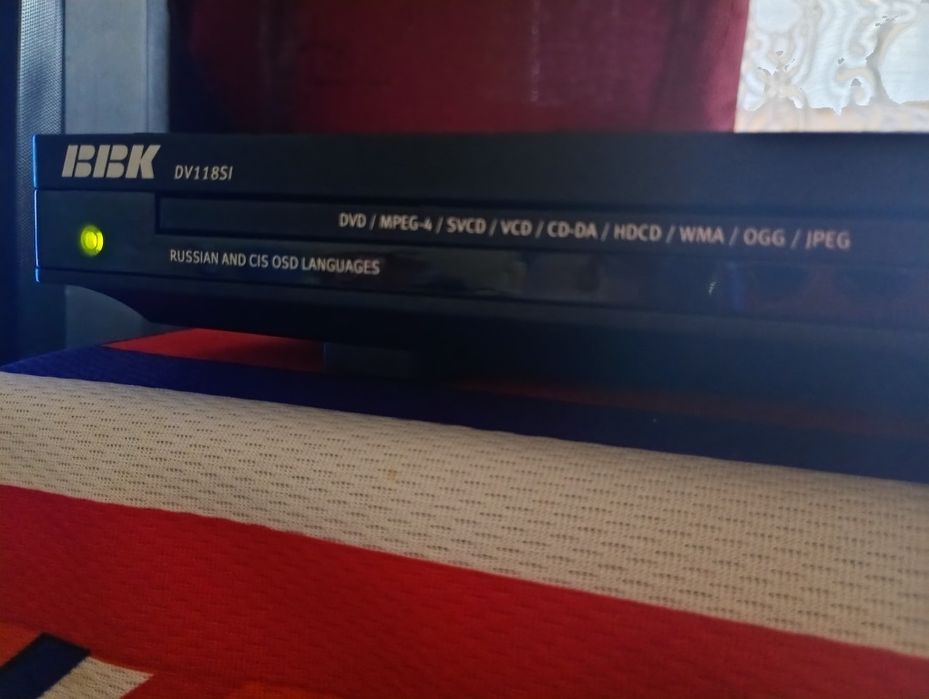 BBK DV118SI
Стаціонарний DVD-плеєр.