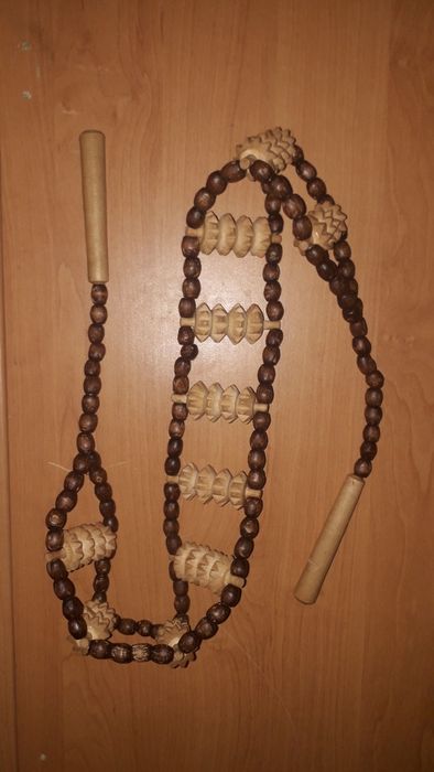 Электромассажер Бодрость и роликовый деревянный массажер.