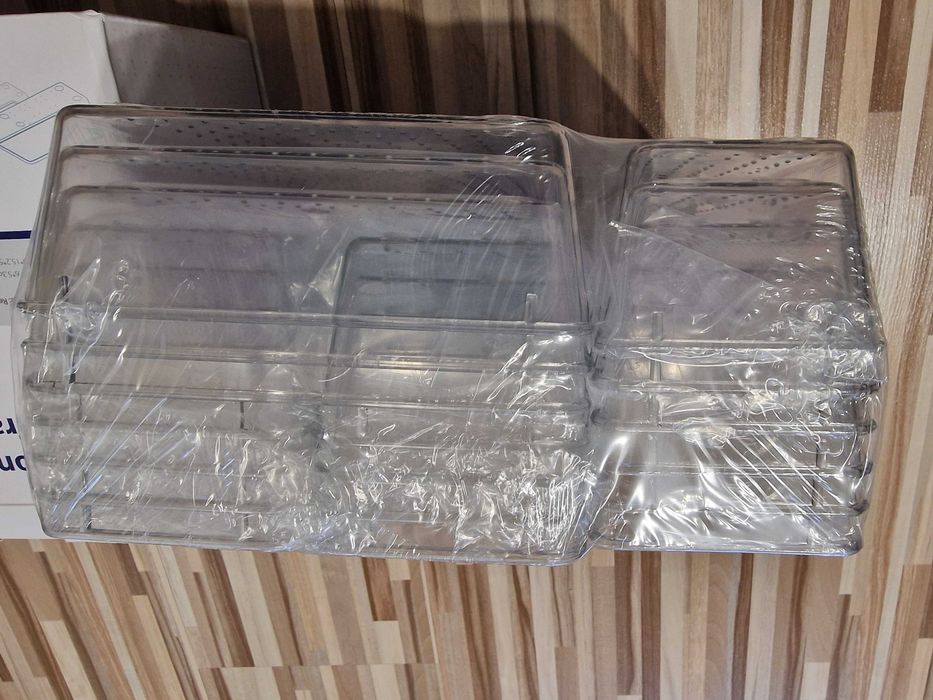 25 przezroczystych plastikowych organizerów do szuflad