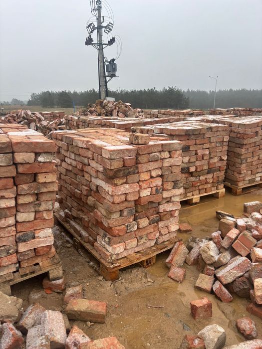 Stara cegła rozbiórkowa – czerwona/pomarańczowa, idealna do dekoracji