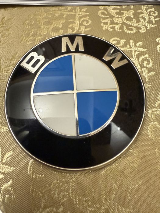 Емблема 8219237 значек багажника BMW F30