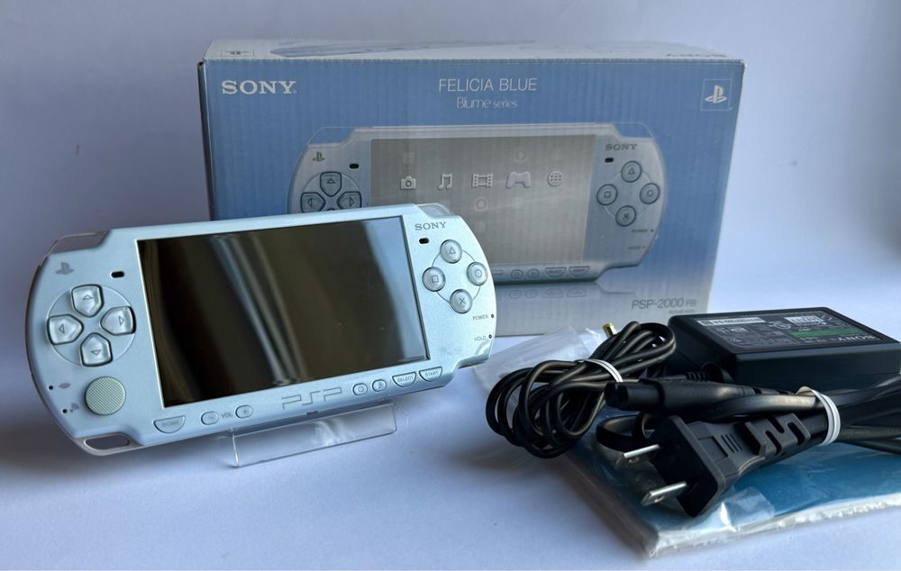 PSP Slim, Felicia Blue 2000