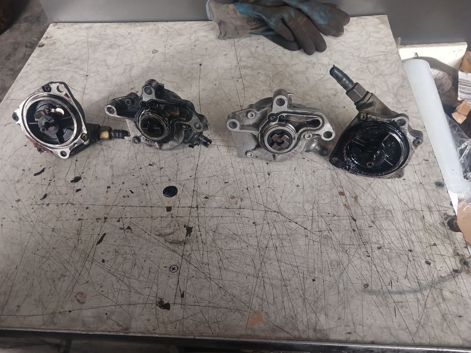 Вакумний насос Гольф Шкода Пассатт