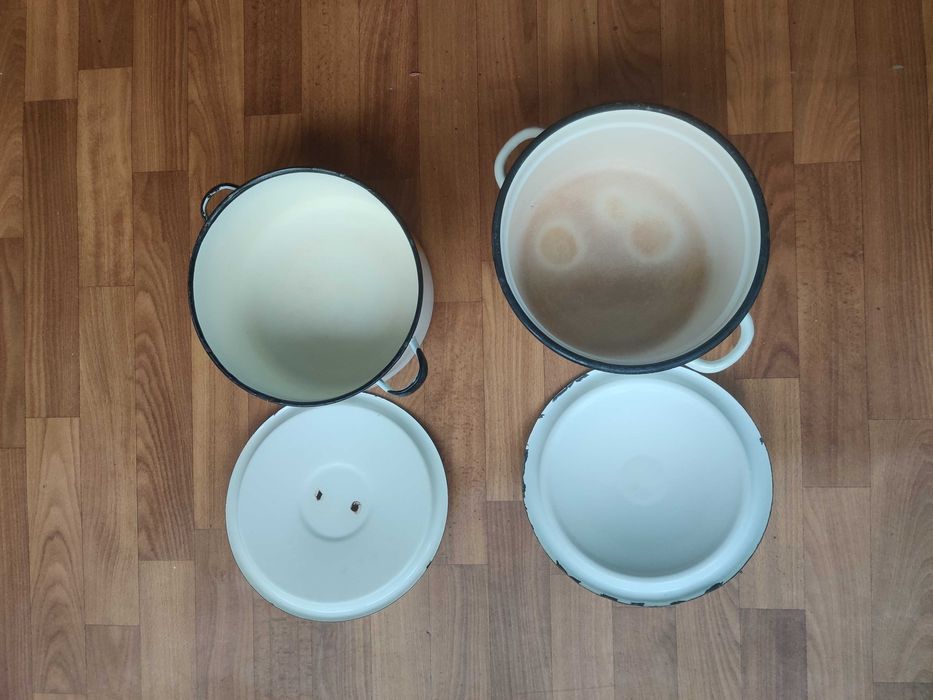 Эмалированные кастрюли