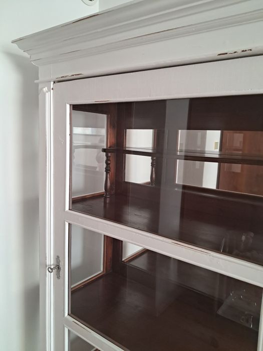 Serwantka, witryna shabby chic