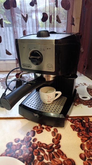Кофеварка эспрессо DELONGHI