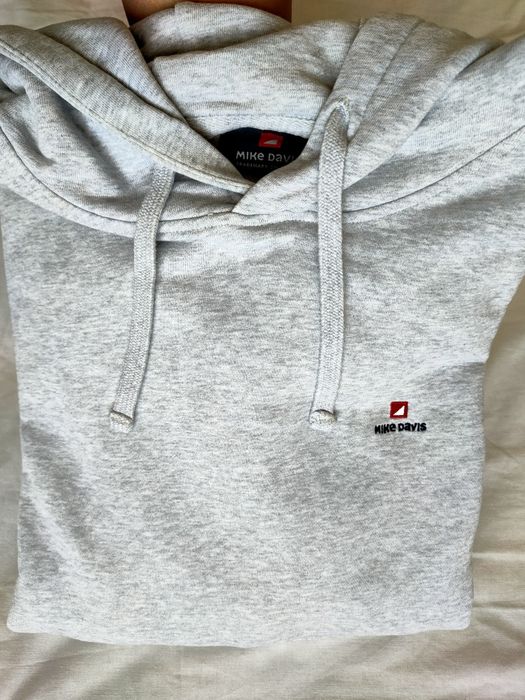 Camisola com capuz da marca Mike Davis