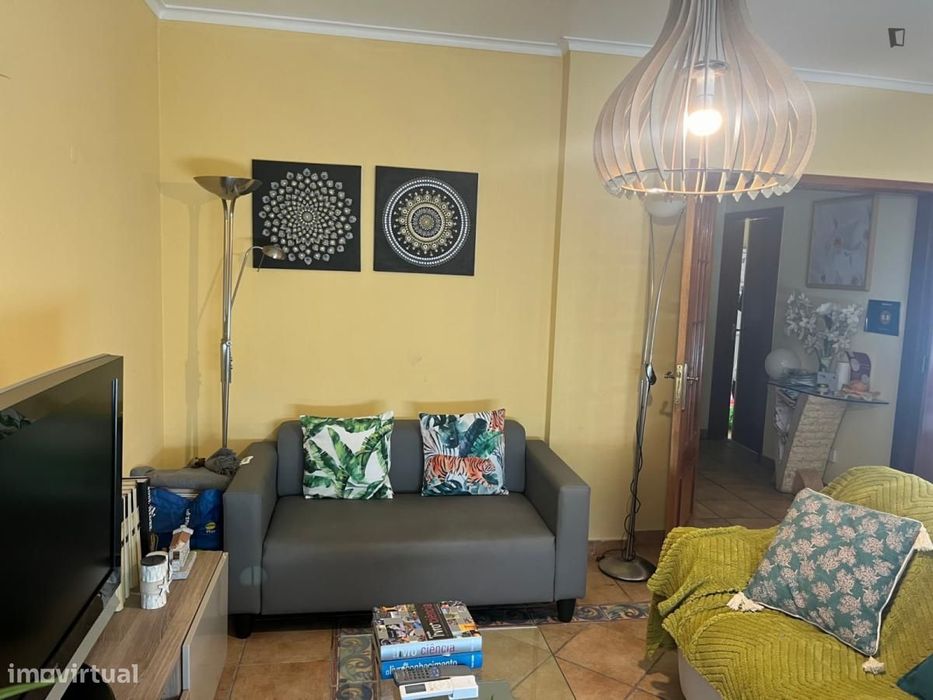 Quarto - localizado em Benfica Lisbon