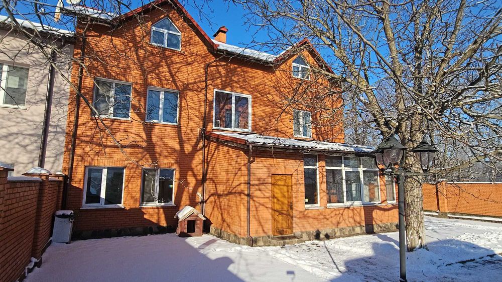 Будинок в затишному селі, є-Якість, є-хороші умови, є-всі комунікації