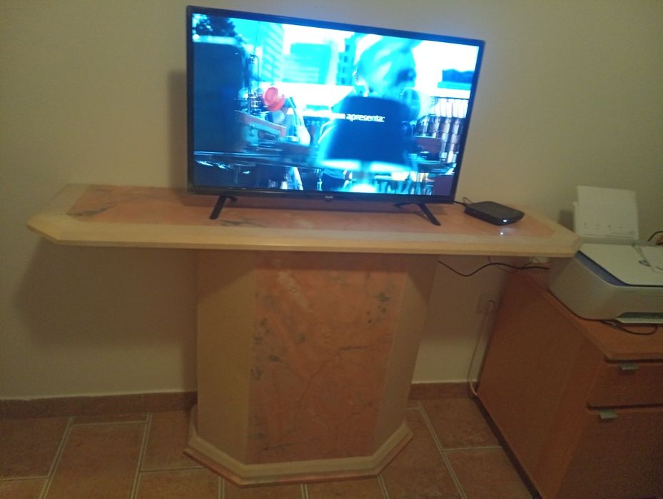Moveis em marmore: Bancada + Mesa pequena