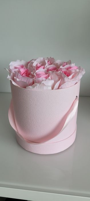 Wieczne róże, kwiaty w pudełku