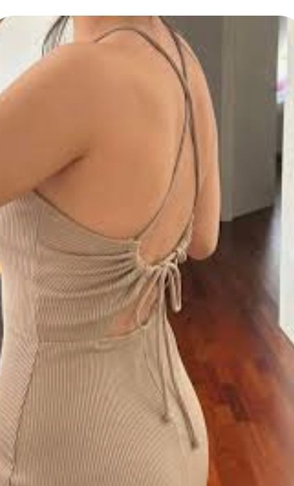 Сукня в рубчик H&M нова міді