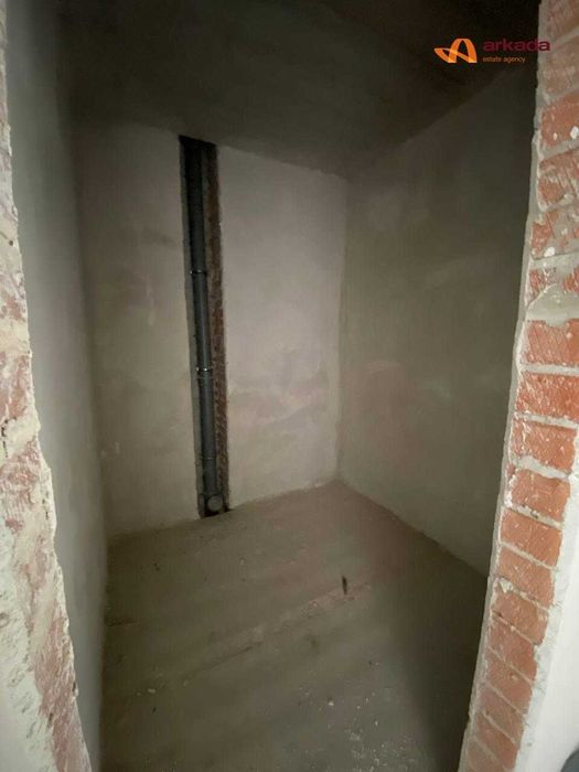 Продаю 2 кімнатну квартиру в зданому будинку