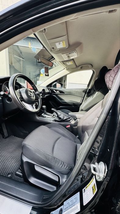 Mazda 3 2015.