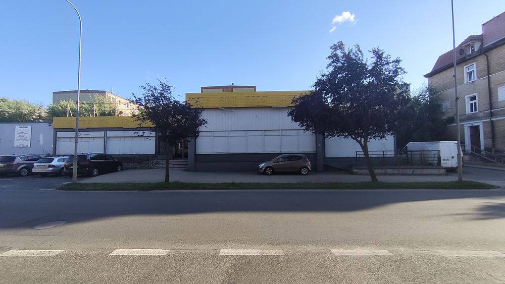 Lokal usługowo- handlowy 600m2