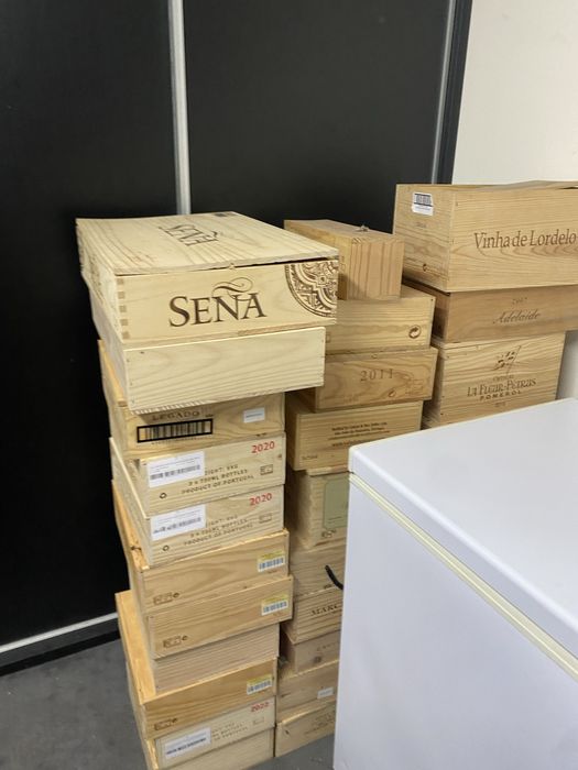 Caixas de vinho vazia