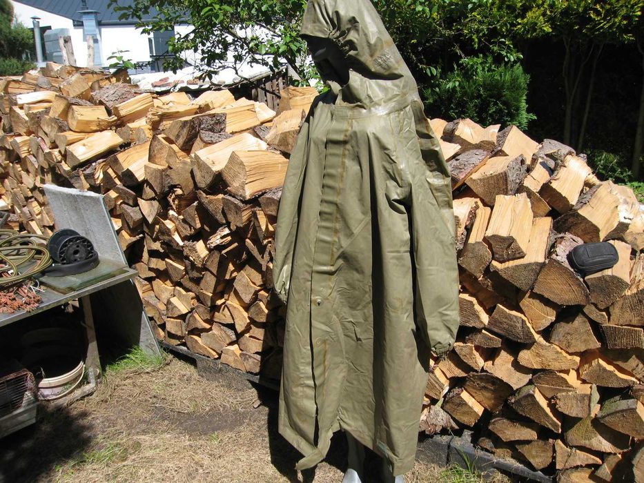 Wojskowy płaszcz przeciwdeszczowy