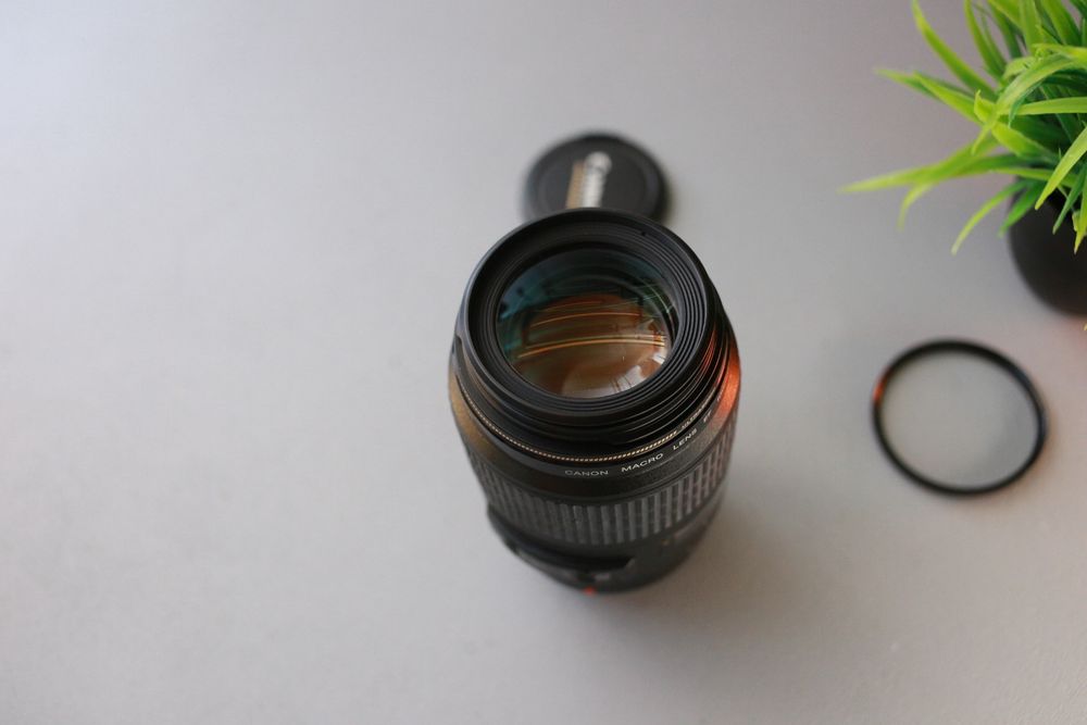 Canon EF 100mm f2.8 Macro USM