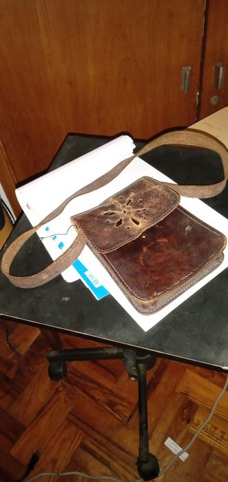 Passado em pele abre no  Presente-Bolsas Pele-13E e 10E ou2-20EDesde2E