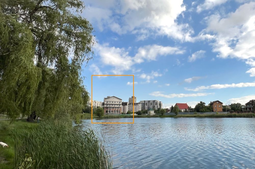 Продаж автономної будівлі 1500 м² на березі озера