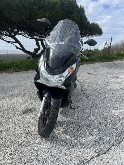 Vendo PCX 125  bem conservada!