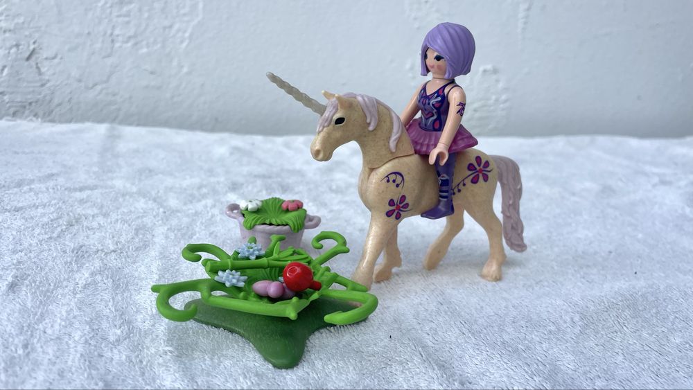 Conjunto de figuras e acessórios playmobil