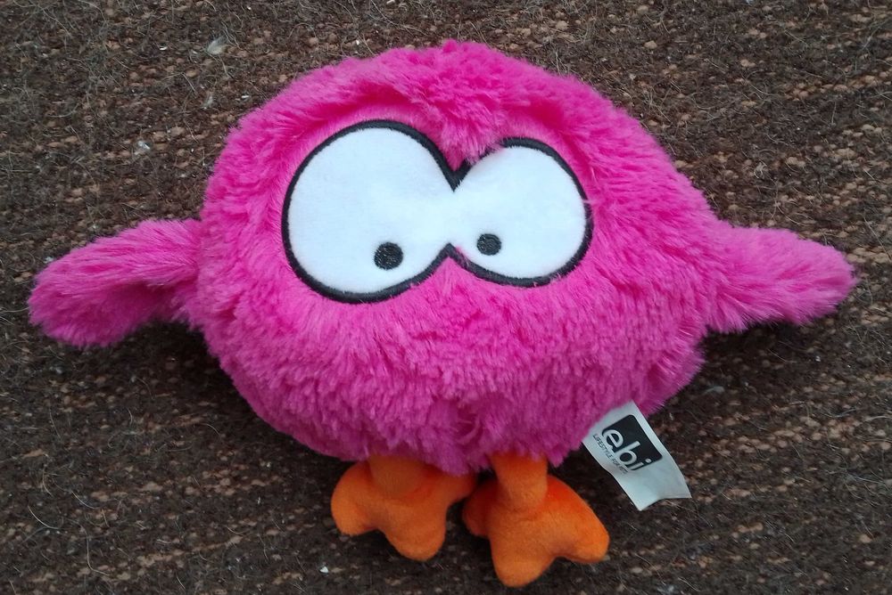 Boneco de peluche muito fofo e macio