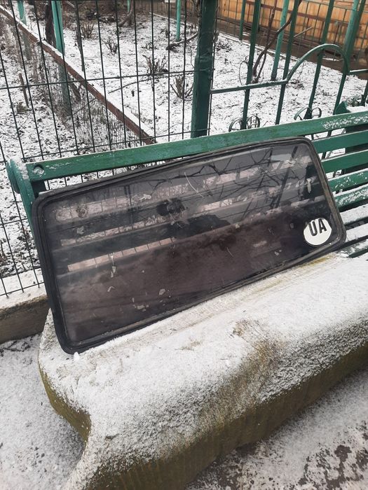 Заднее стекло на ляду ВАЗ-2102