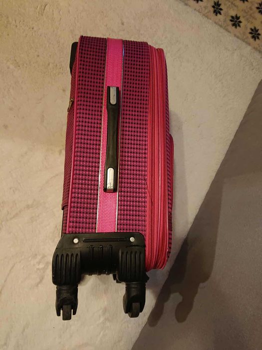 Walizka cztery  koła jezdne Diaofel