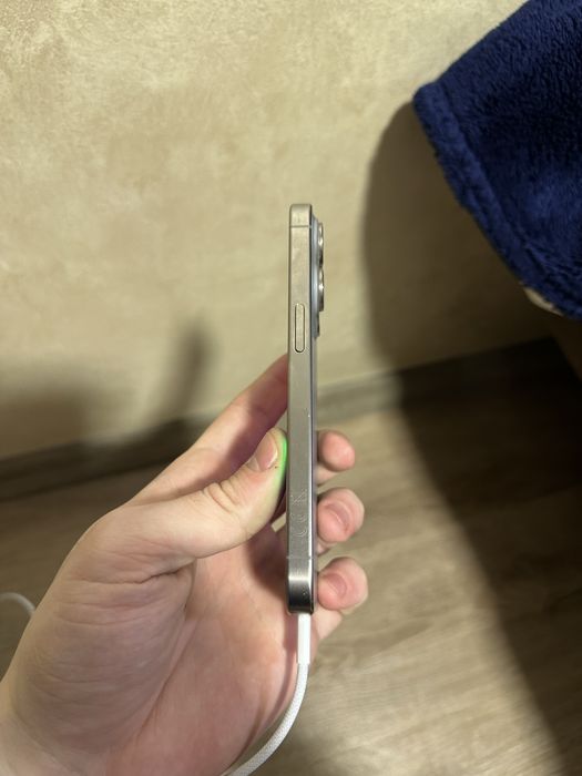 Iphone 15 pro 128 titan