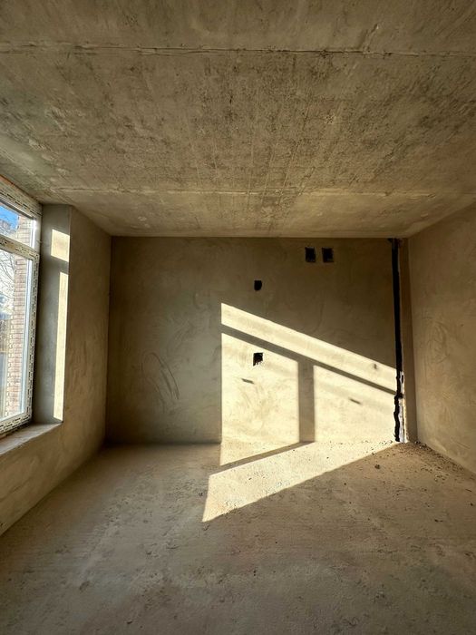 Двокімнатна квартира в елітному зданому будинку