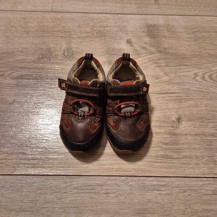 Clarks Brązowe skórzane adidaski 5.5
