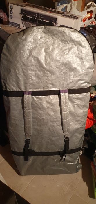 Prancha de bodyboard e mala