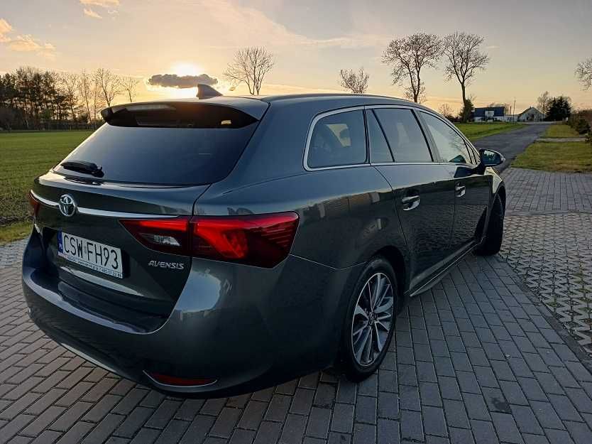 Toyota Avensis 1.8 automat LPG Salon Polska